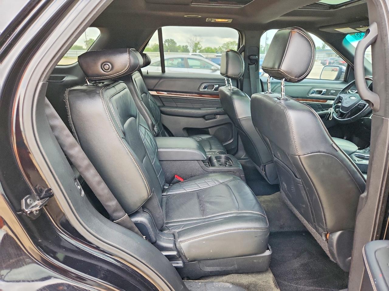 Ford Explorer Platinum