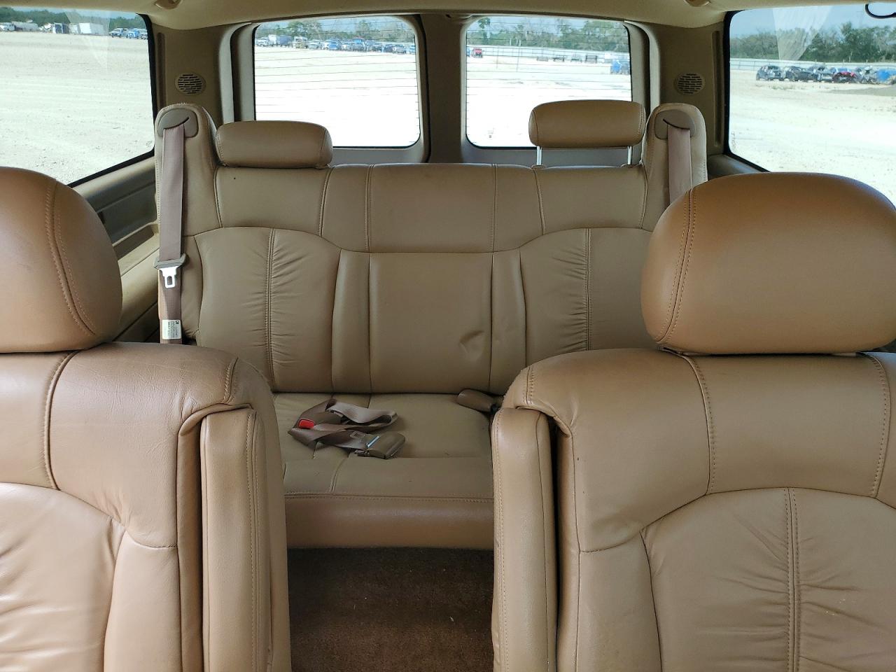 Chevrolet Suburban C1500