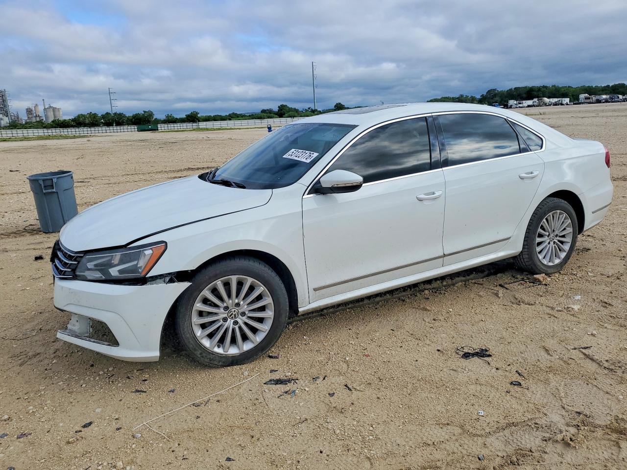 Salvage Volkswagen Passat Image