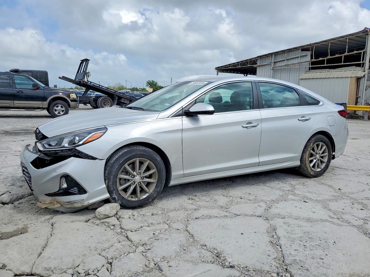 Salvage Hyundai SONATA Image