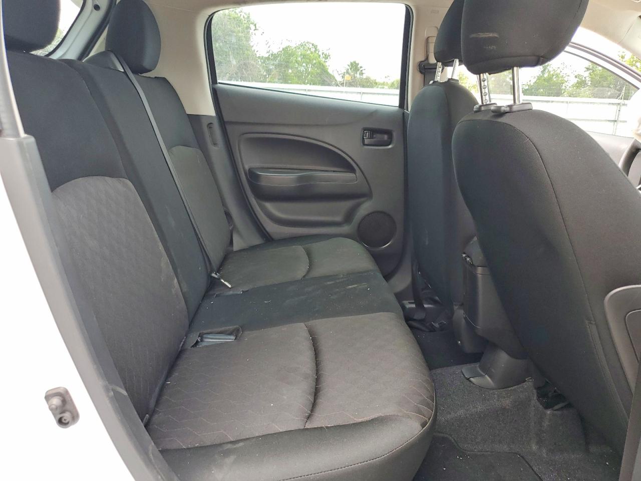Mitsubishi Mirage Es