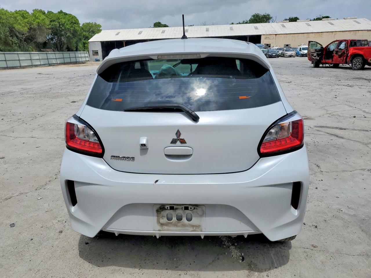 Mitsubishi Mirage Es