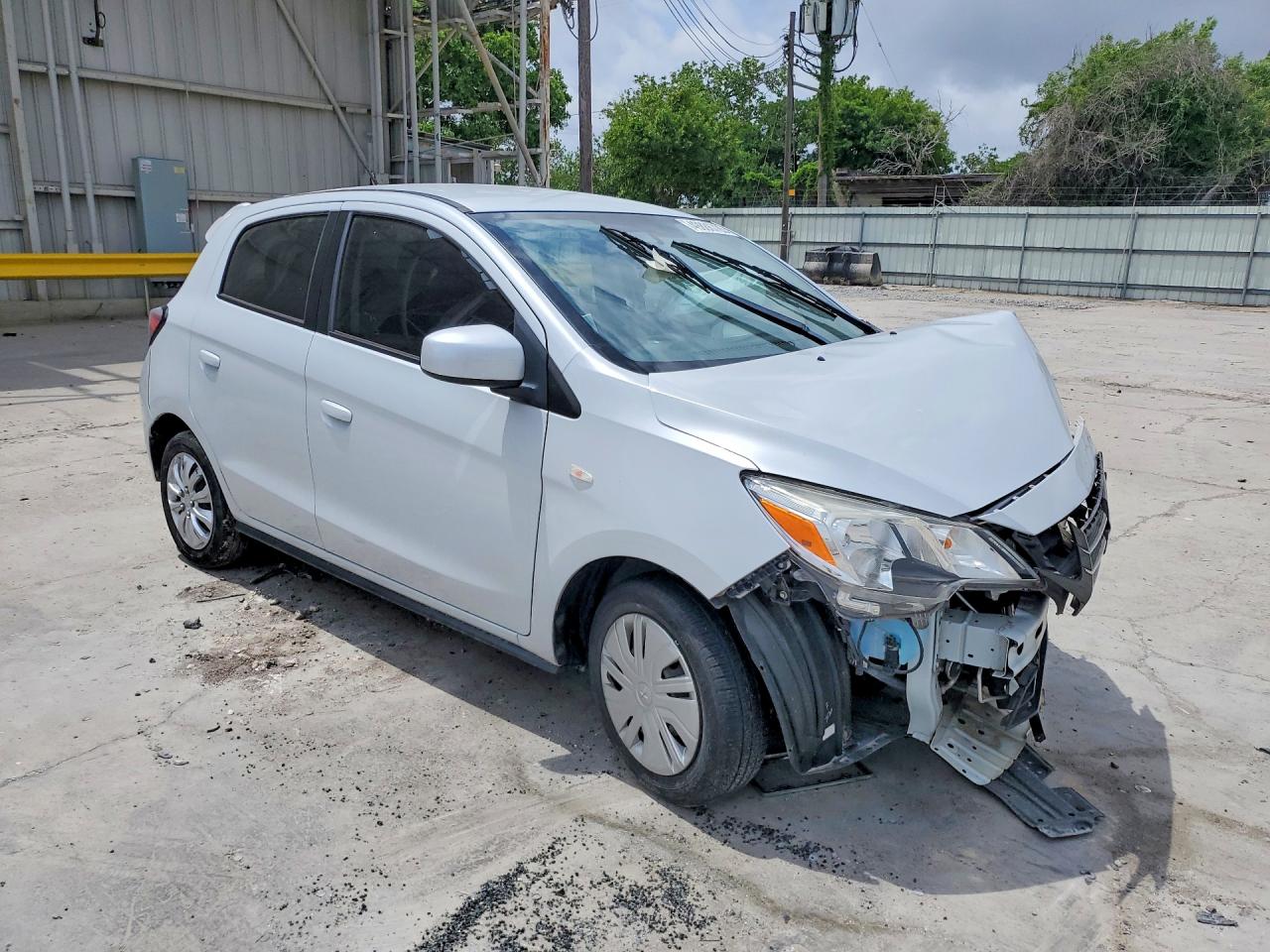Mitsubishi Mirage Es