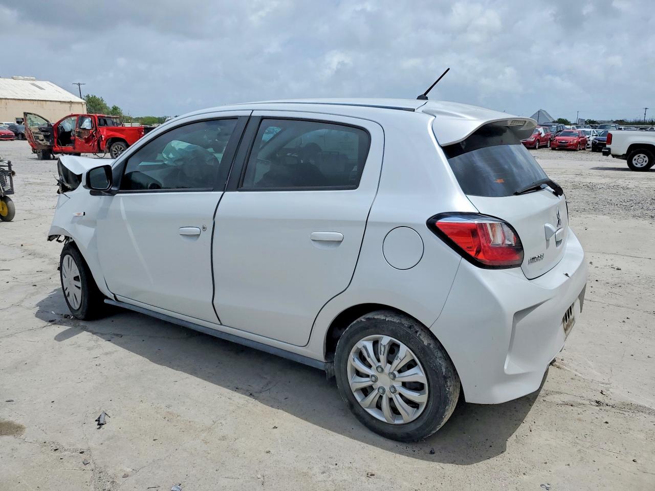 Mitsubishi Mirage Es