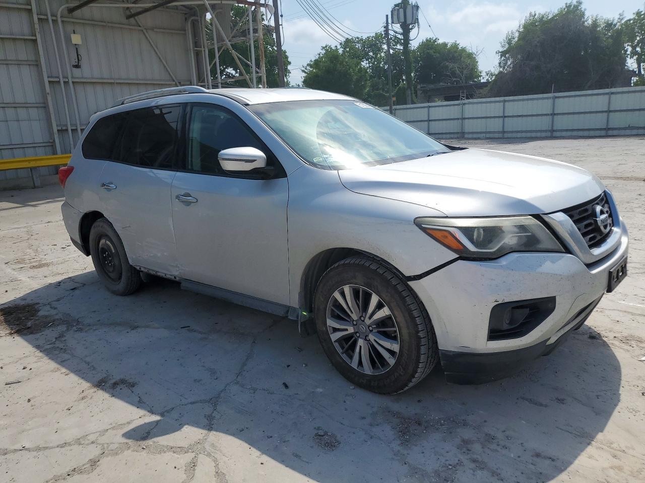 Nissan Pathfinder S