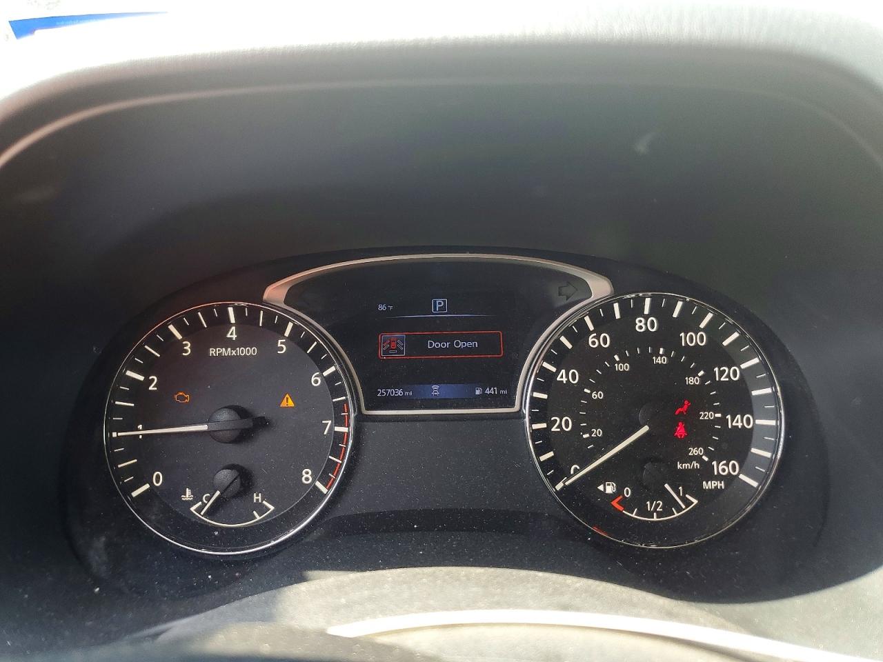 Nissan Pathfinder S