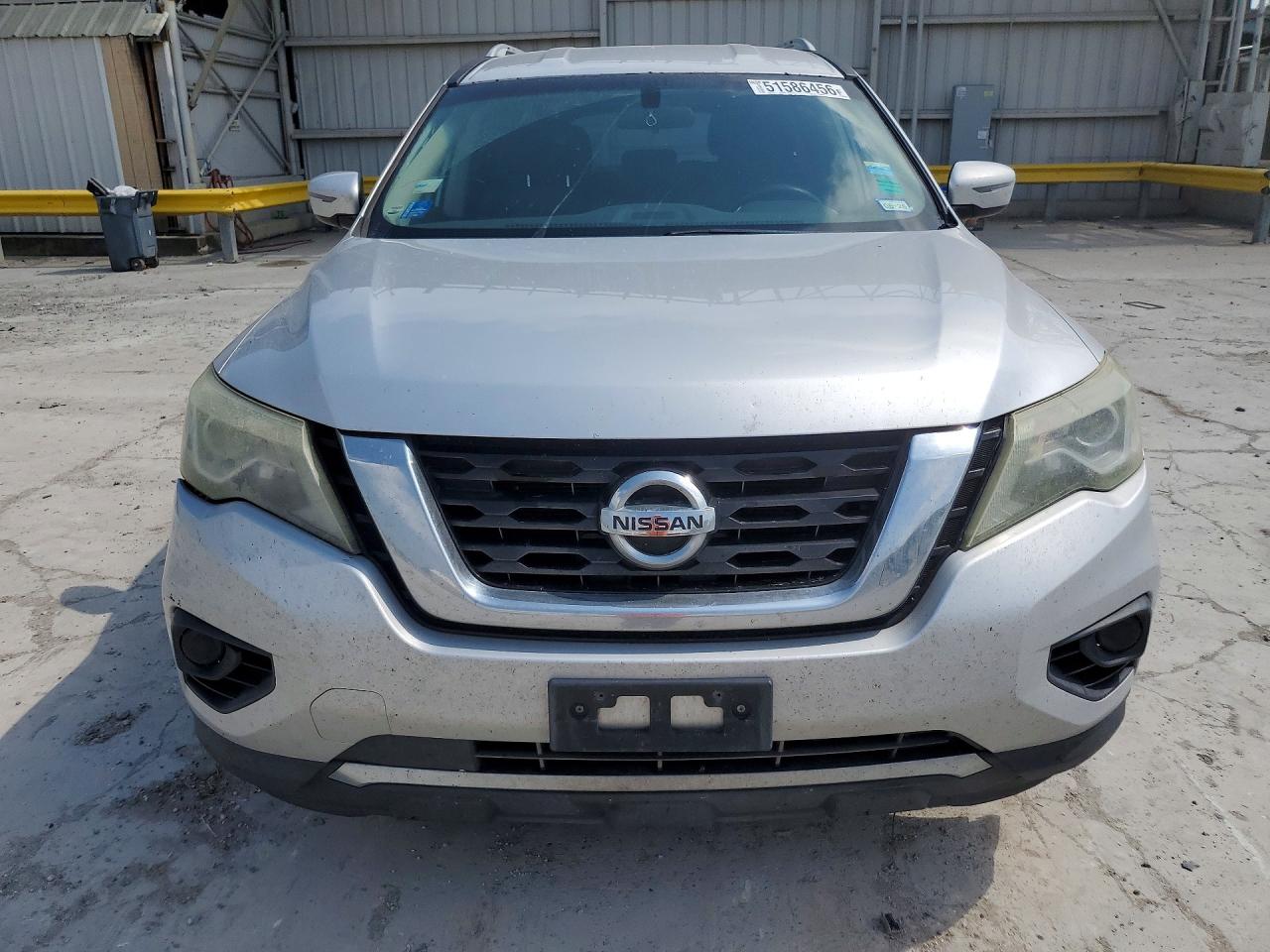 Nissan Pathfinder S