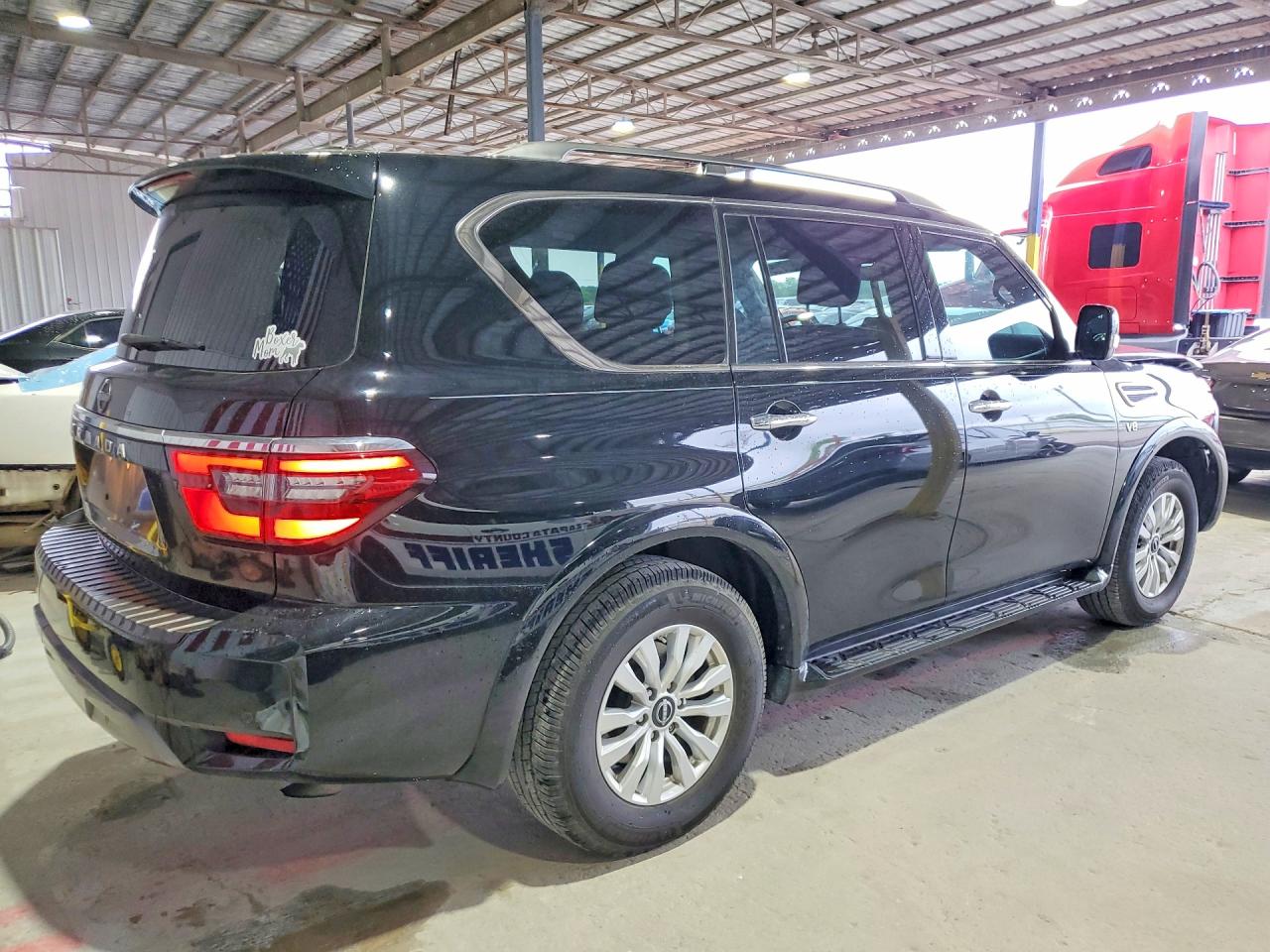 Nissan Armada Sv