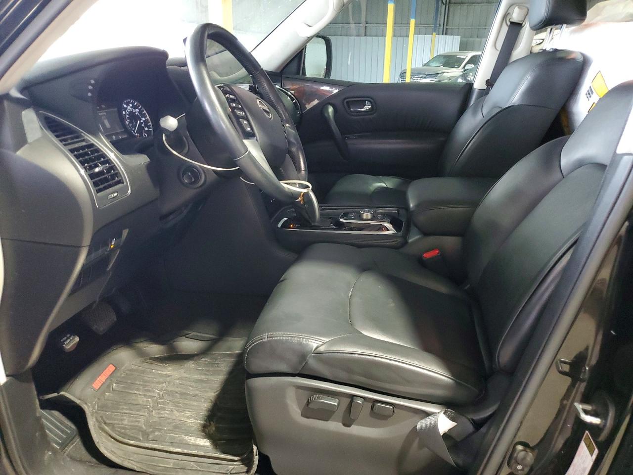 Nissan Armada Sv
