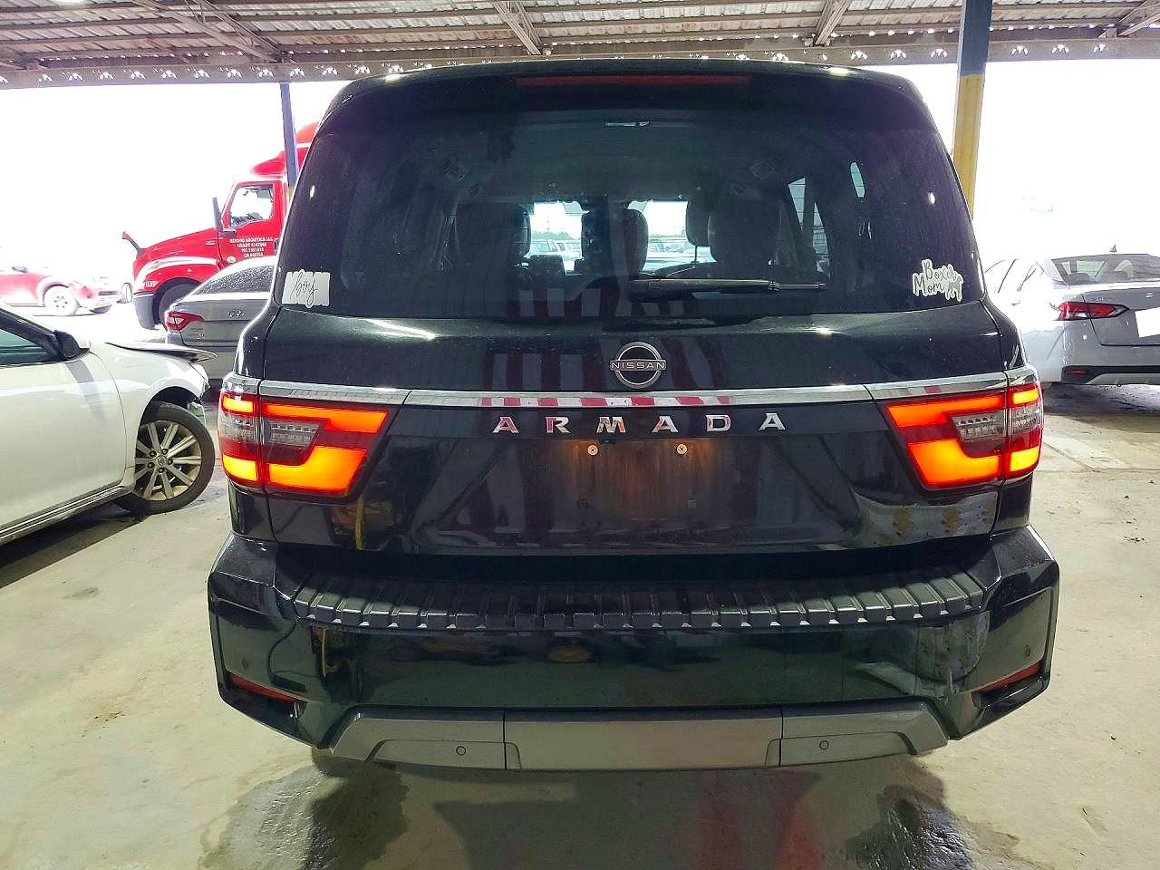 Nissan Armada Sv