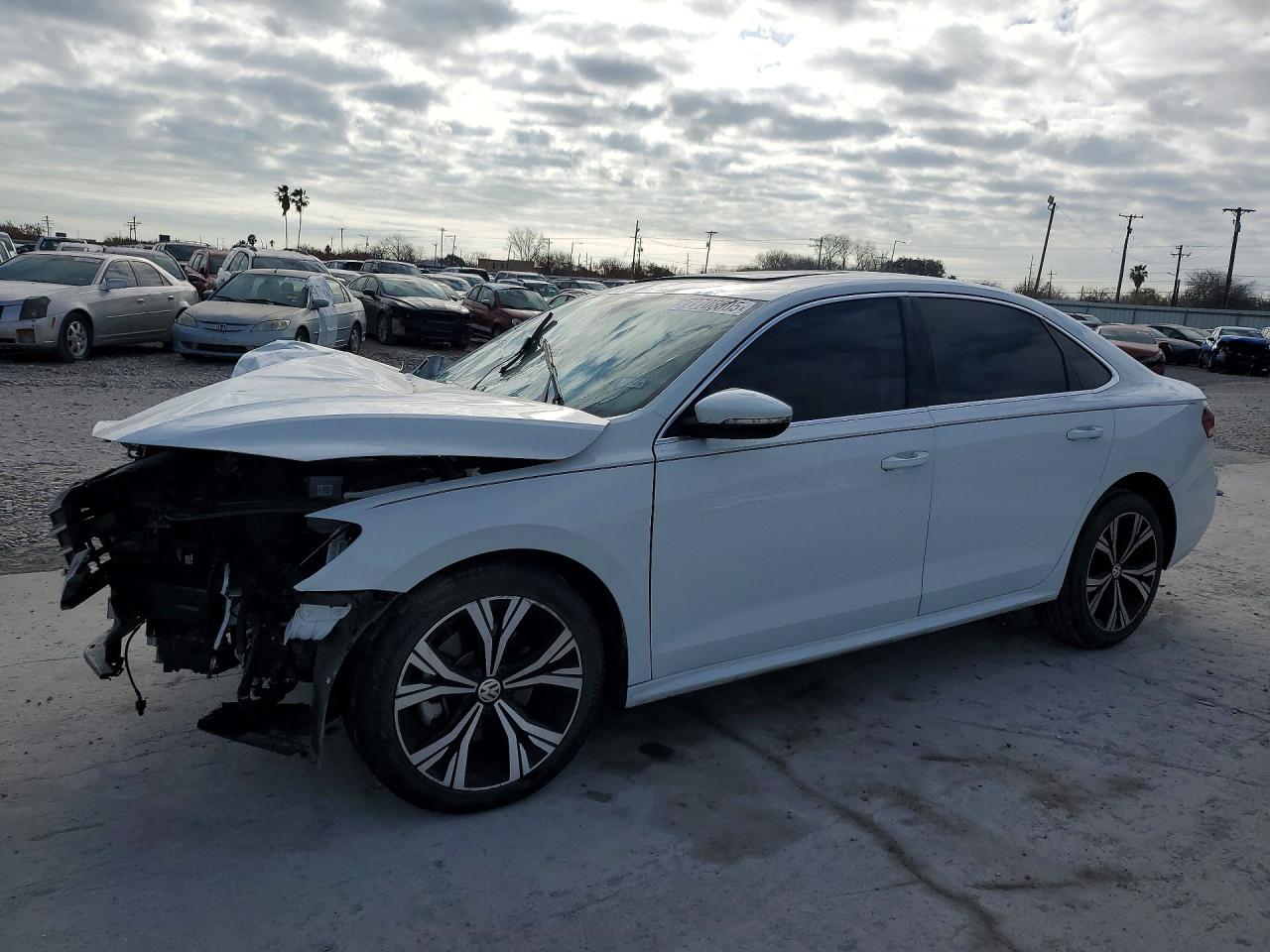 Salvage Volkswagen Passat Image