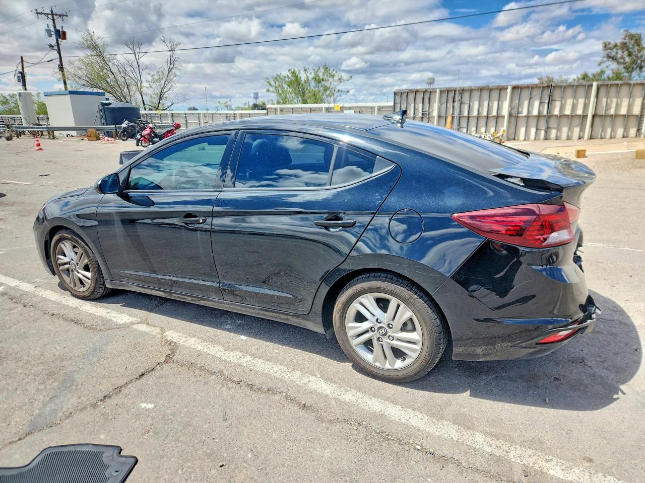 Hyundai ELANTRA Sel