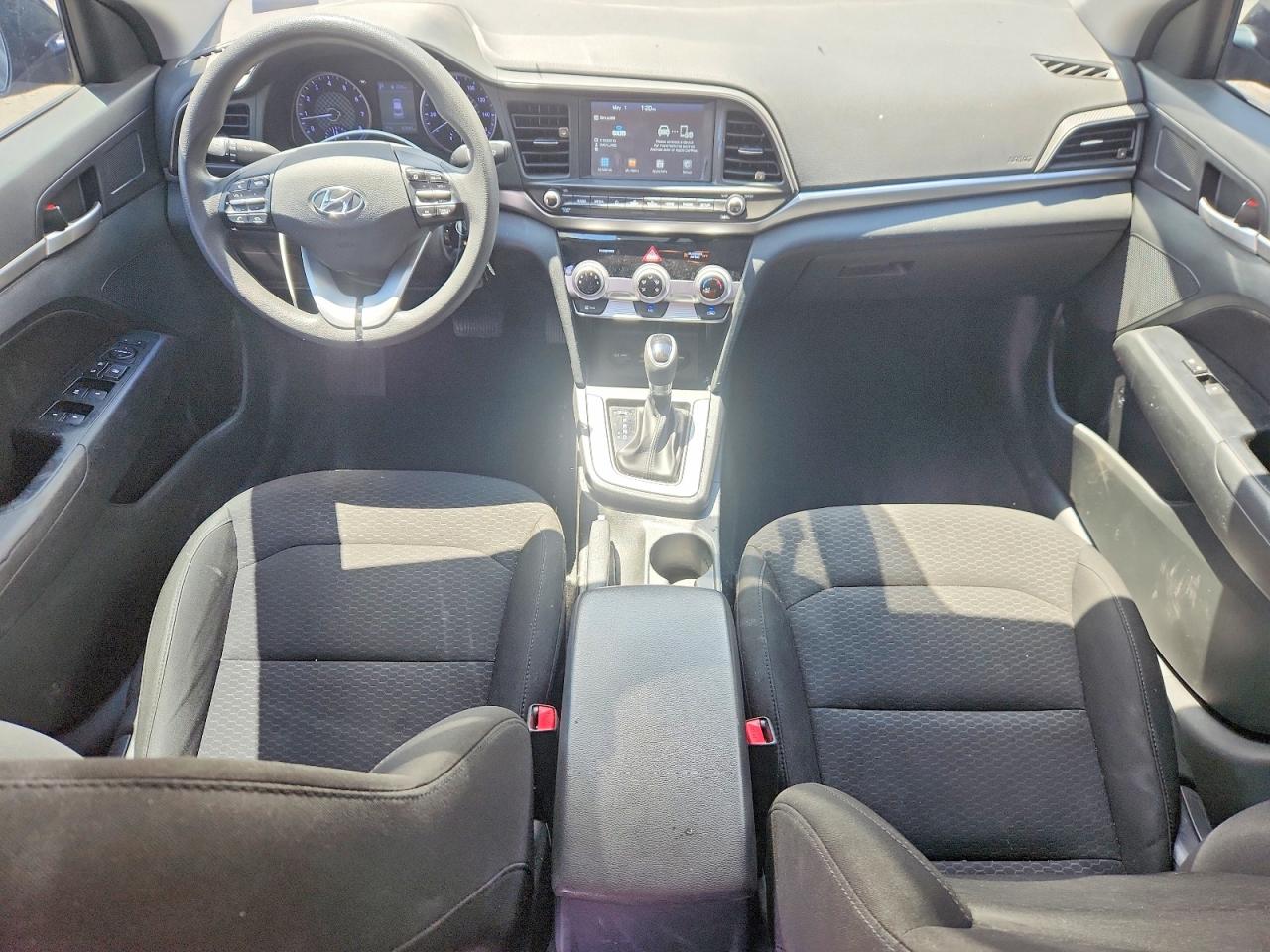 Hyundai ELANTRA Sel