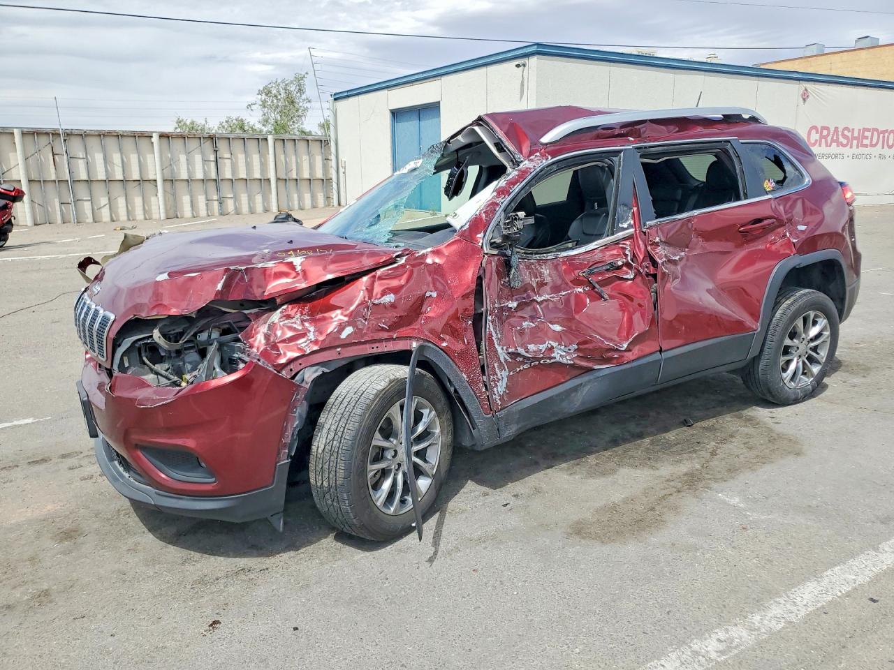 Salvage Jeep Cherokee Image