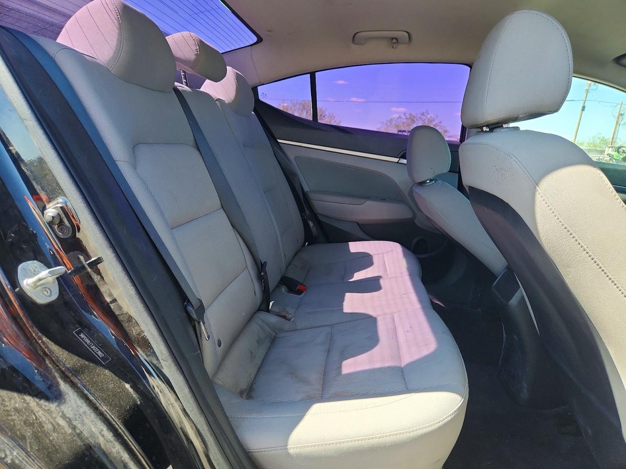 Hyundai ELANTRA Sel