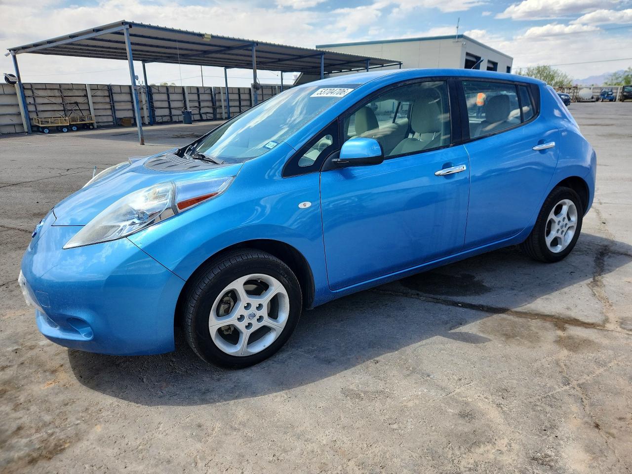 Salvage Nissan LEAF Image