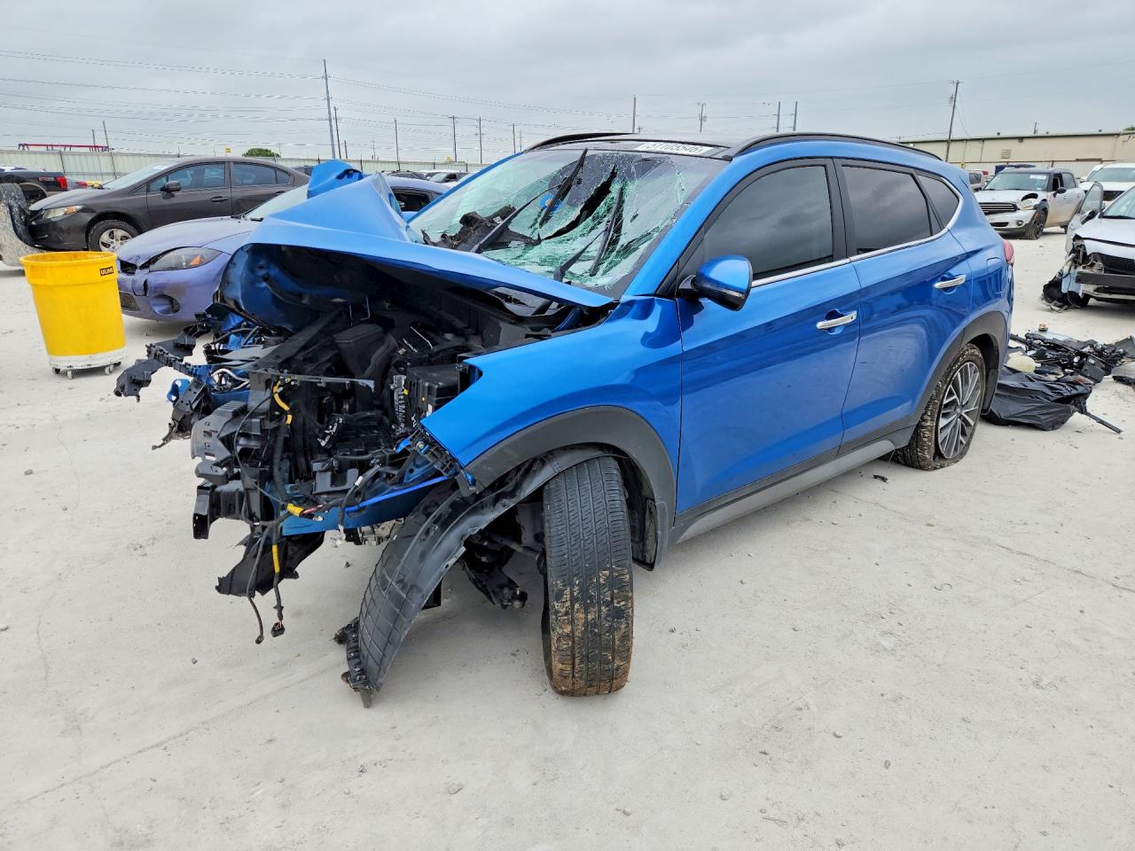 Salvage Hyundai TUCSON Image