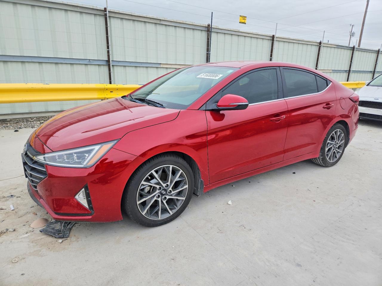 Salvage Hyundai ELANTRA Image