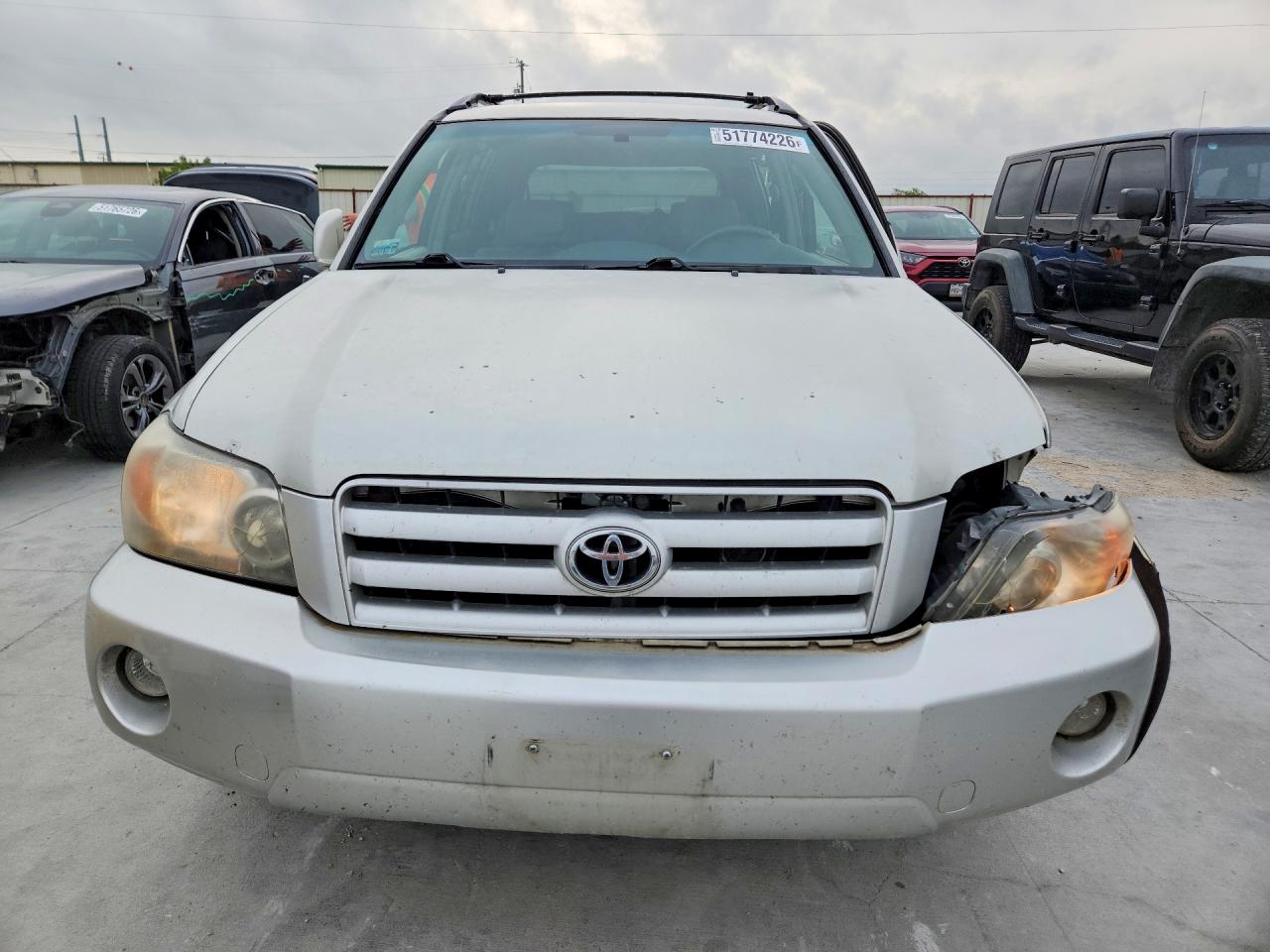 Toyota Highlander Base