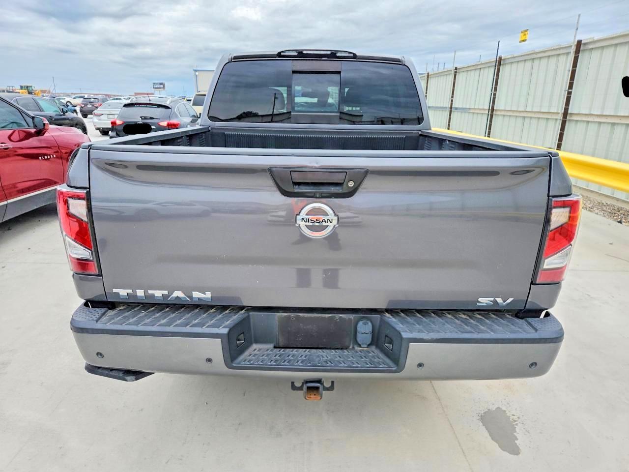 Nissan Titan Sv