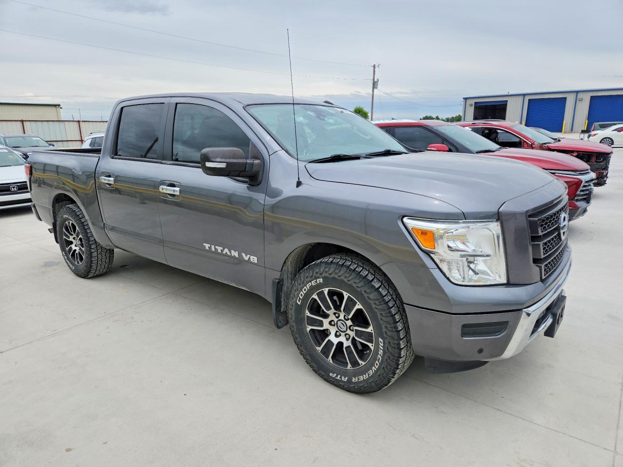 Nissan Titan Sv
