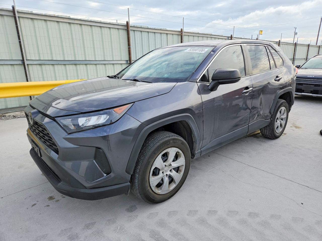 Salvage Toyota RAV4 Image