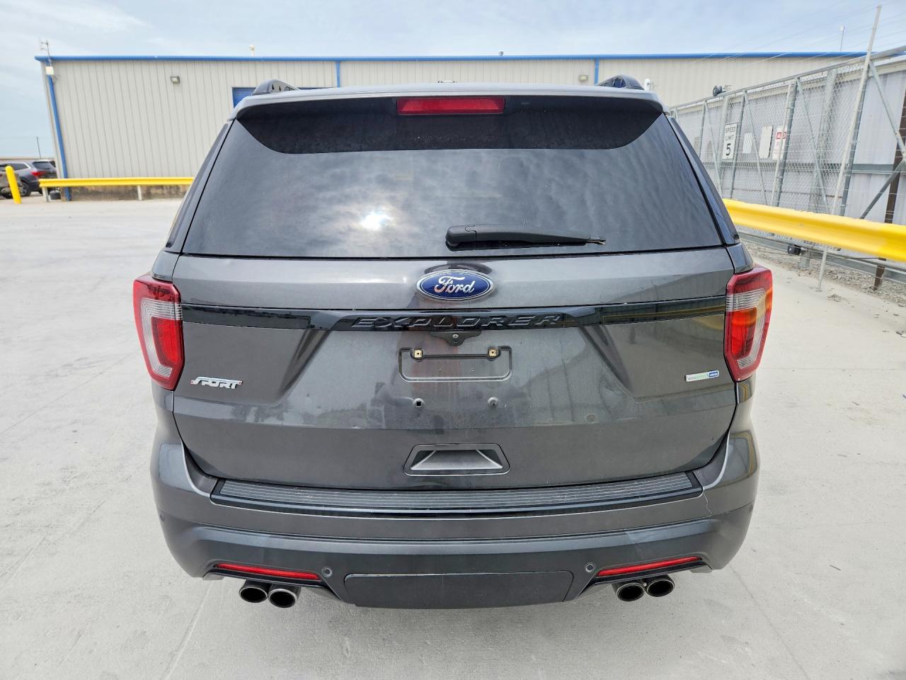 Ford Explorer Sport