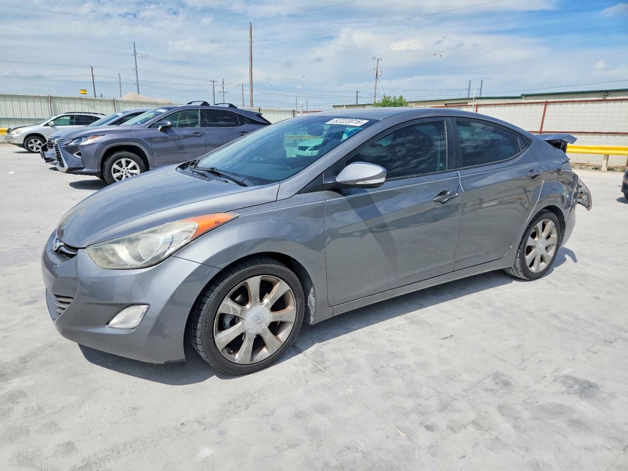 Salvage Hyundai ELANTRA Image
