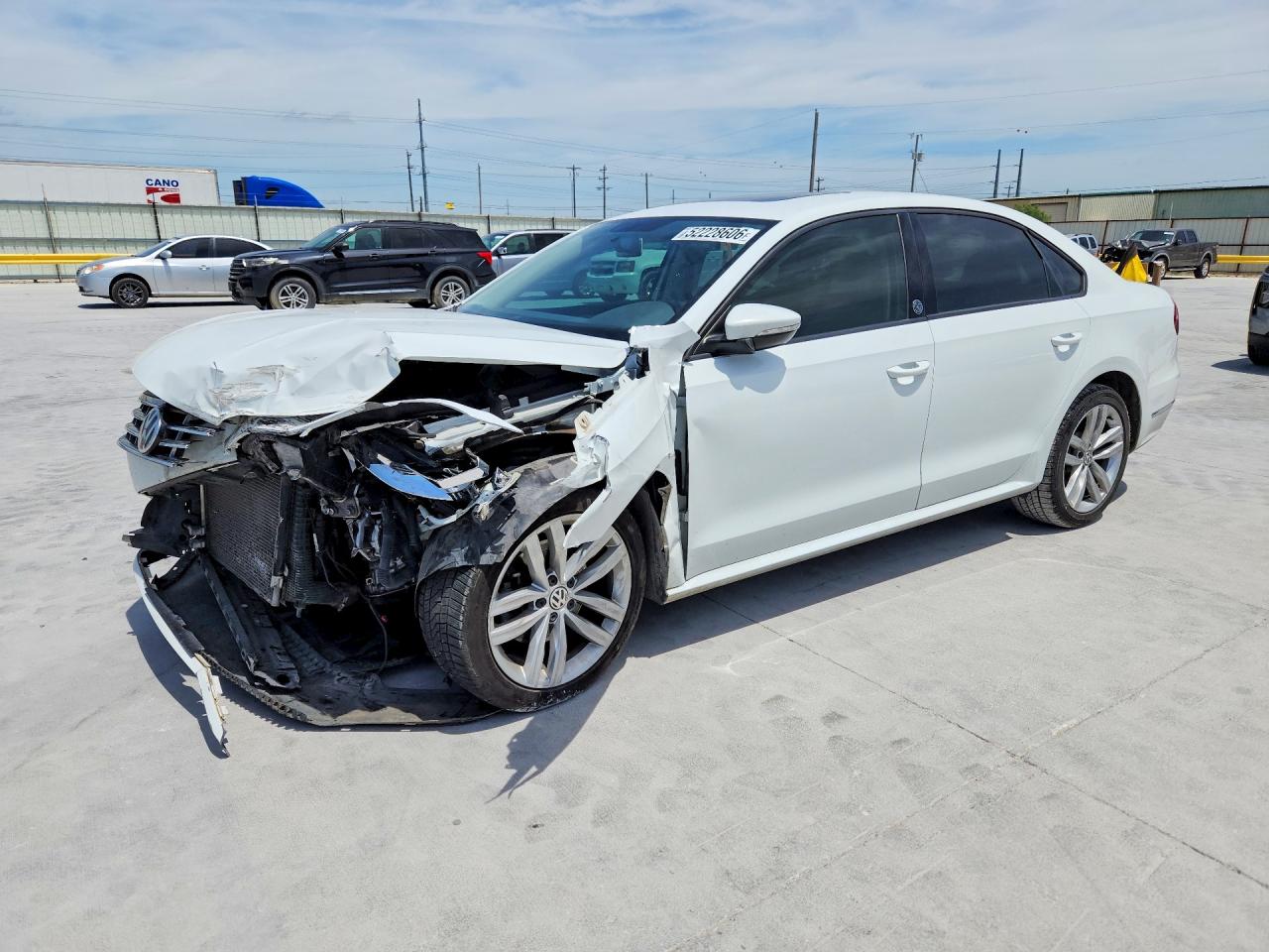 Salvage Volkswagen Passat Image