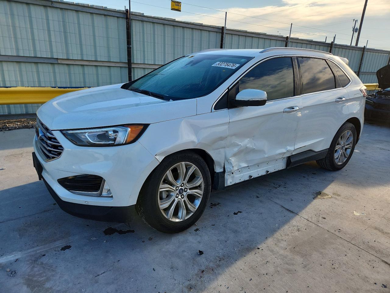 Salvage Ford Edge Image