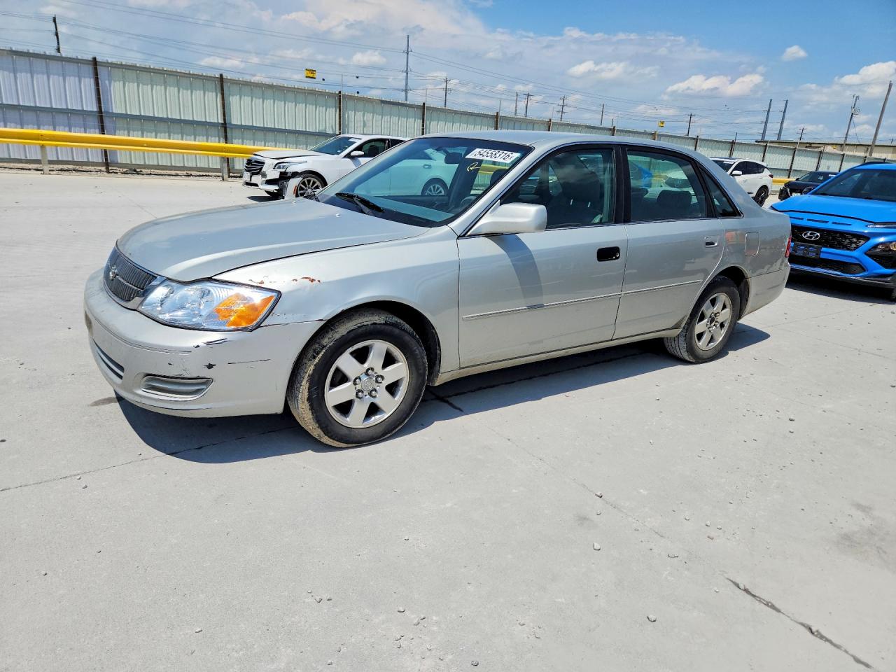 Salvage Toyota Avalon Image