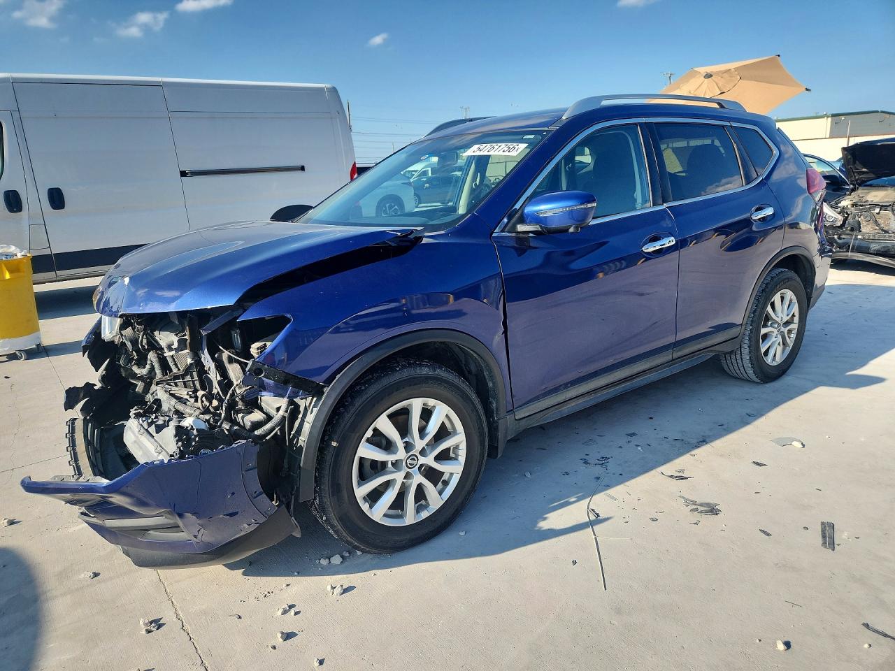 Salvage Nissan Rogue Image