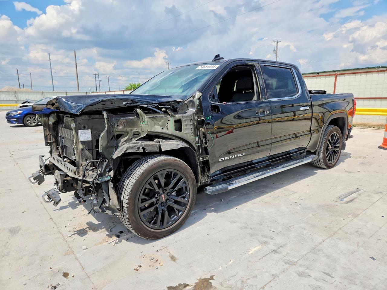 Salvage GMC Sierra Image