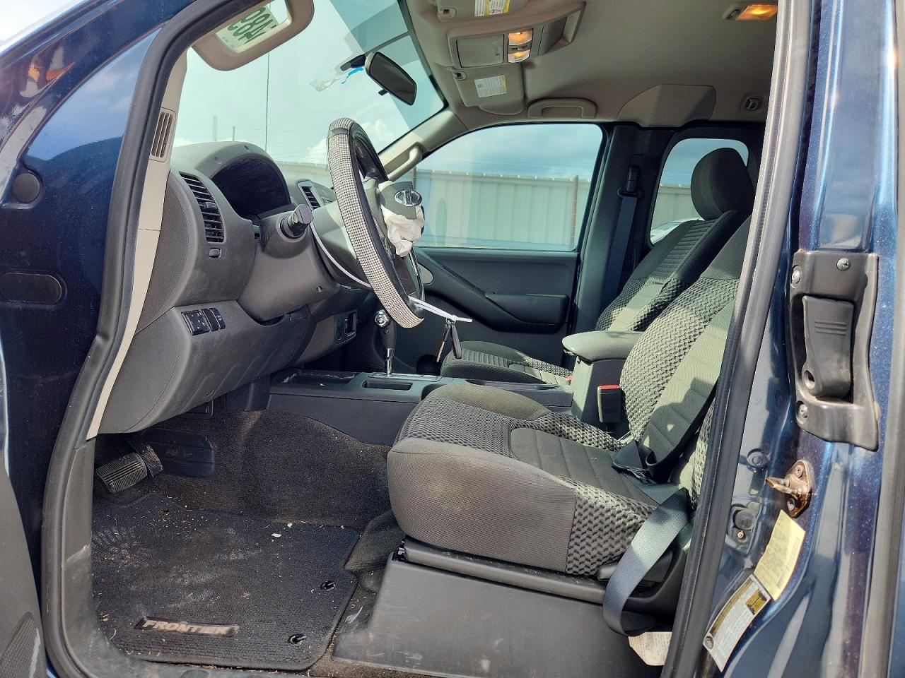 Nissan Frontier S