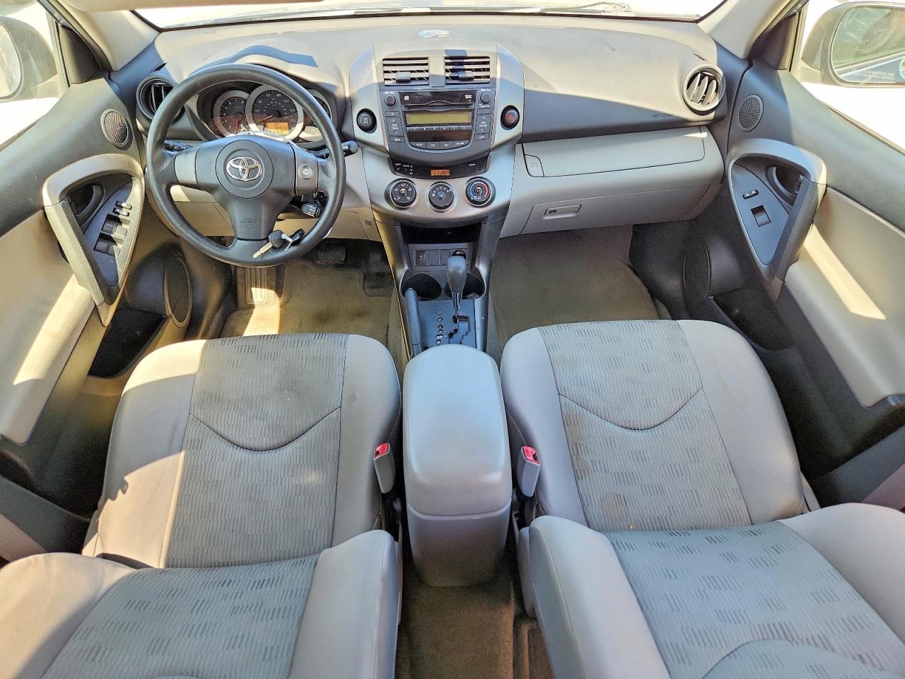 Toyota RAV4 Base
