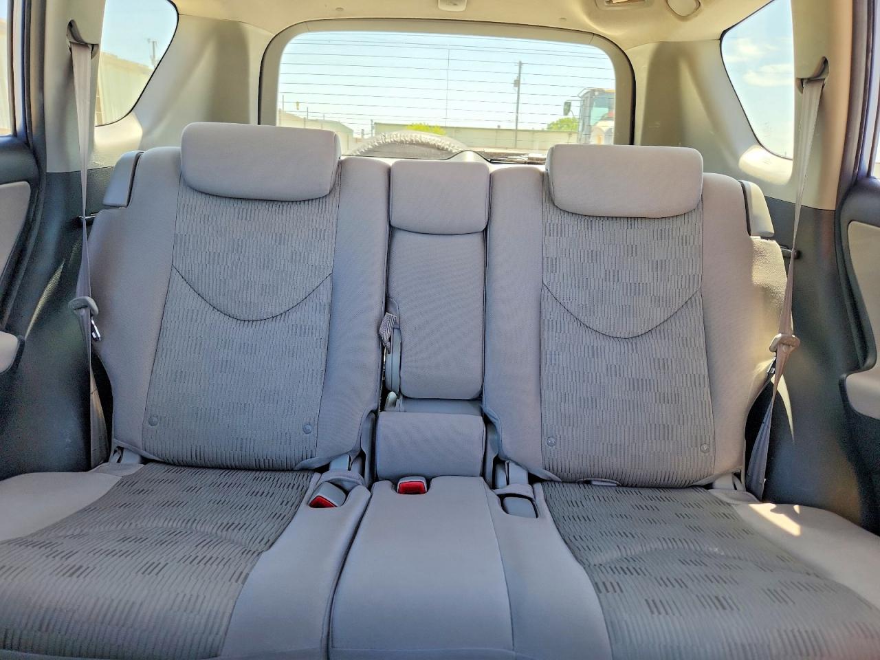 Toyota RAV4 Base