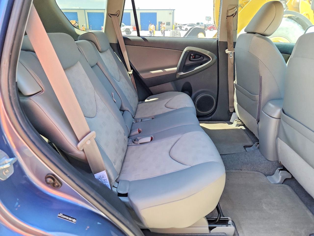 Toyota RAV4 Base
