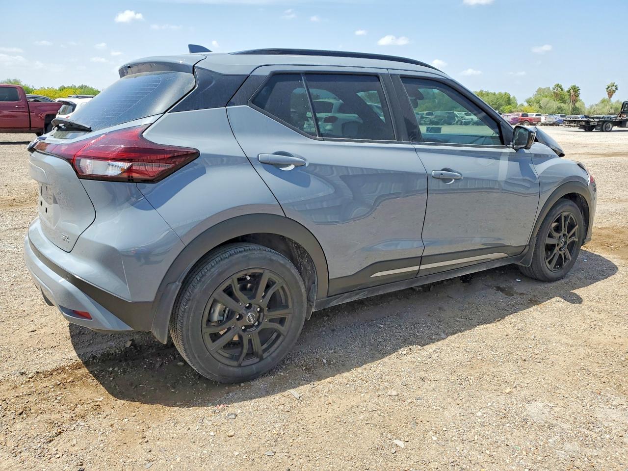 Nissan Kicks Sr