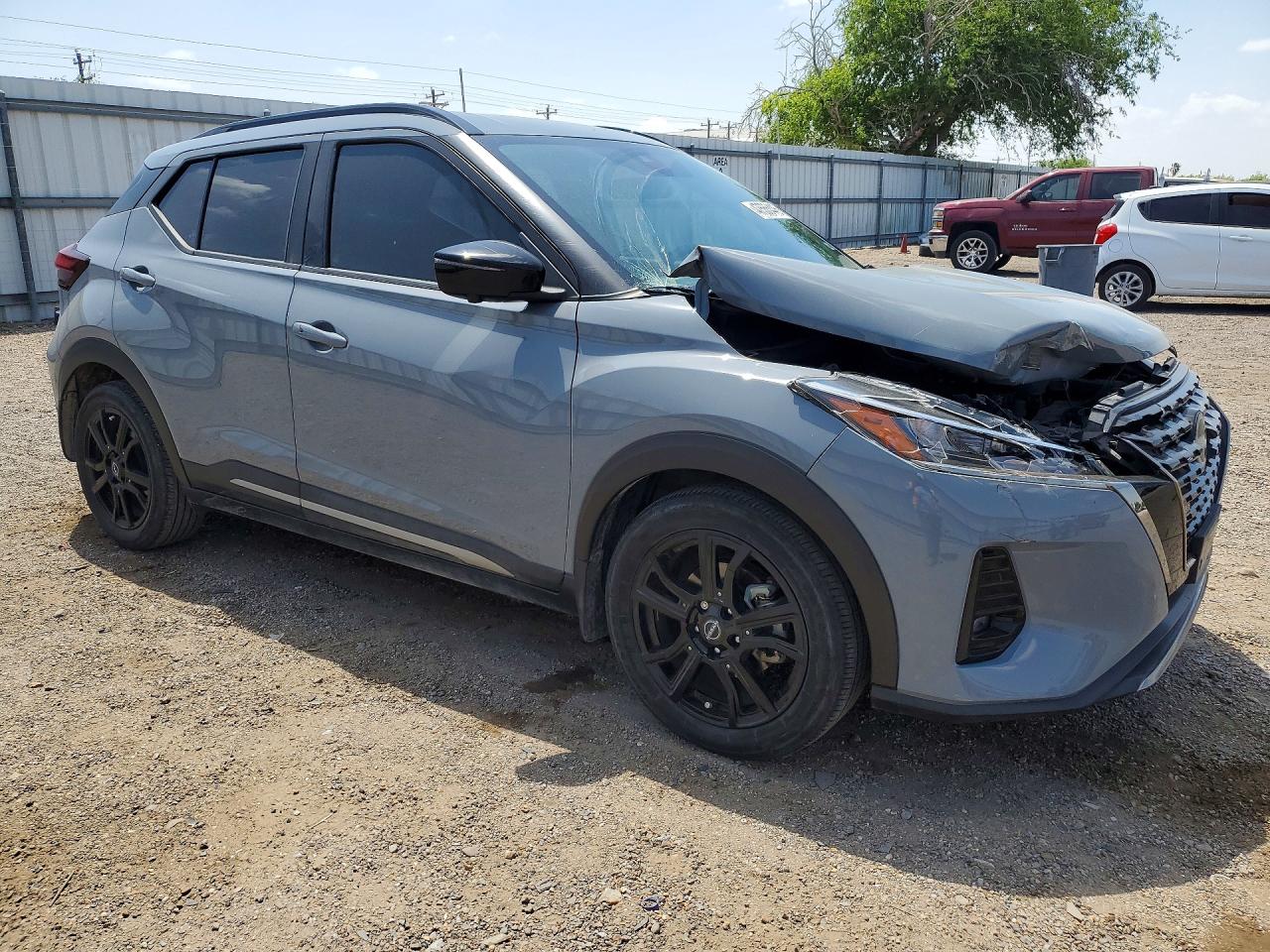 Nissan Kicks Sr