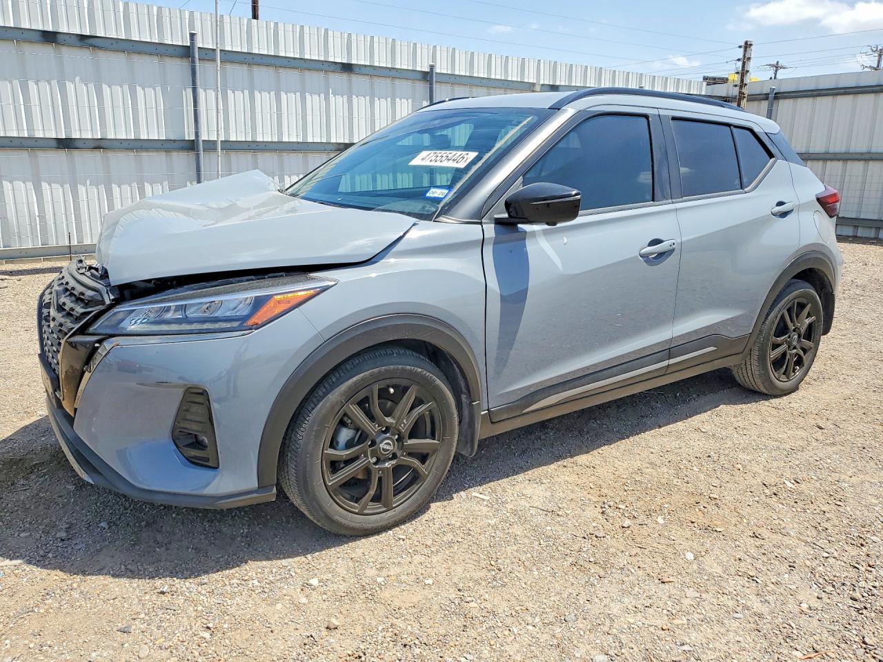 Salvage Nissan Kicks Image