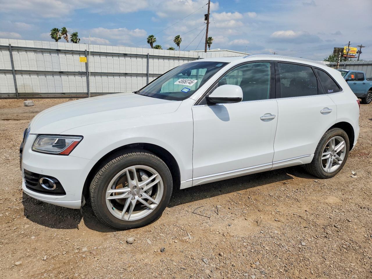 Salvage Audi Q5 Image