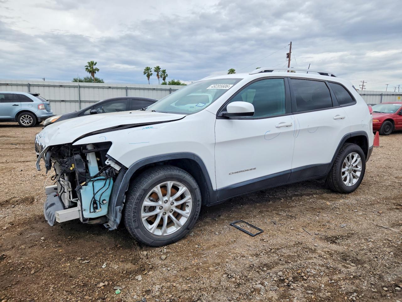 Salvage Jeep Cherokee Image