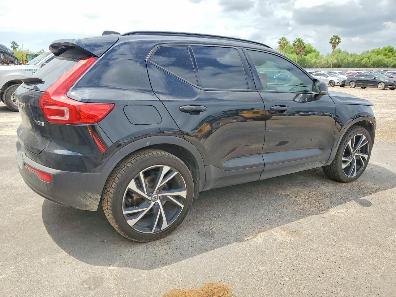 Volvo XC40 T5 R-design