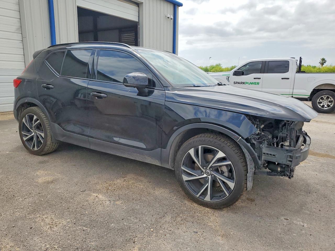 Volvo XC40 T5 R-design