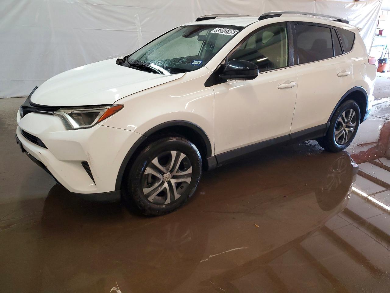 Salvage Toyota RAV4 Image