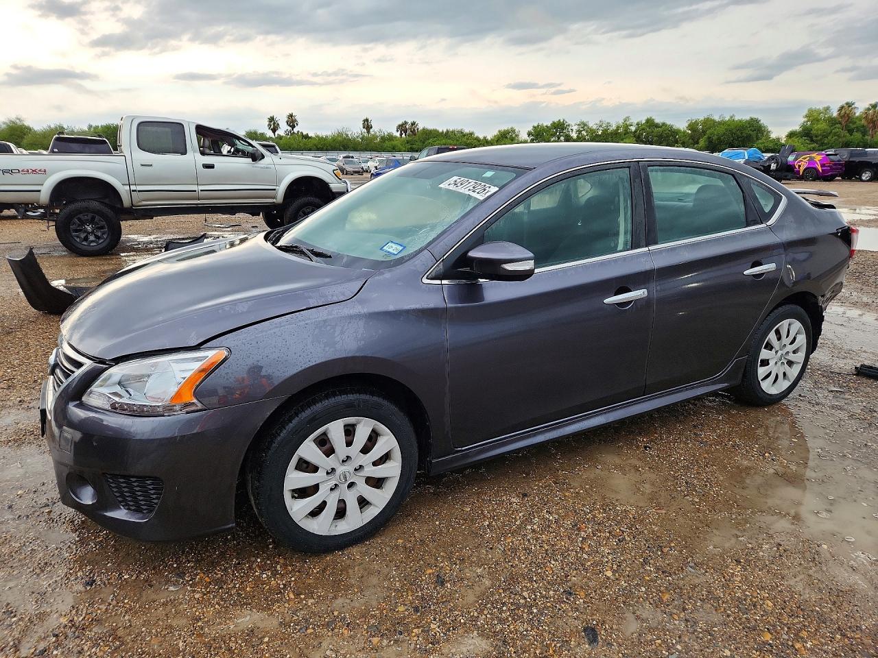 Salvage Nissan Sentra Image