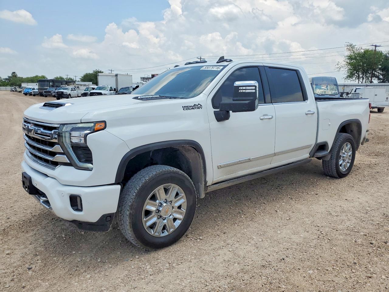 Salvage Chevrolet Silverado Image