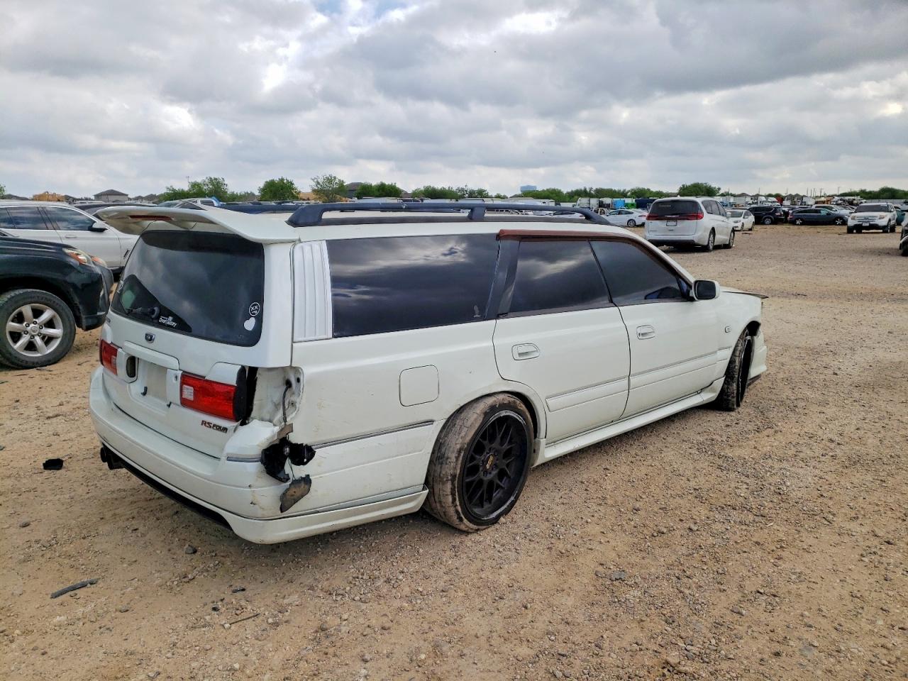 Nissan Stagia