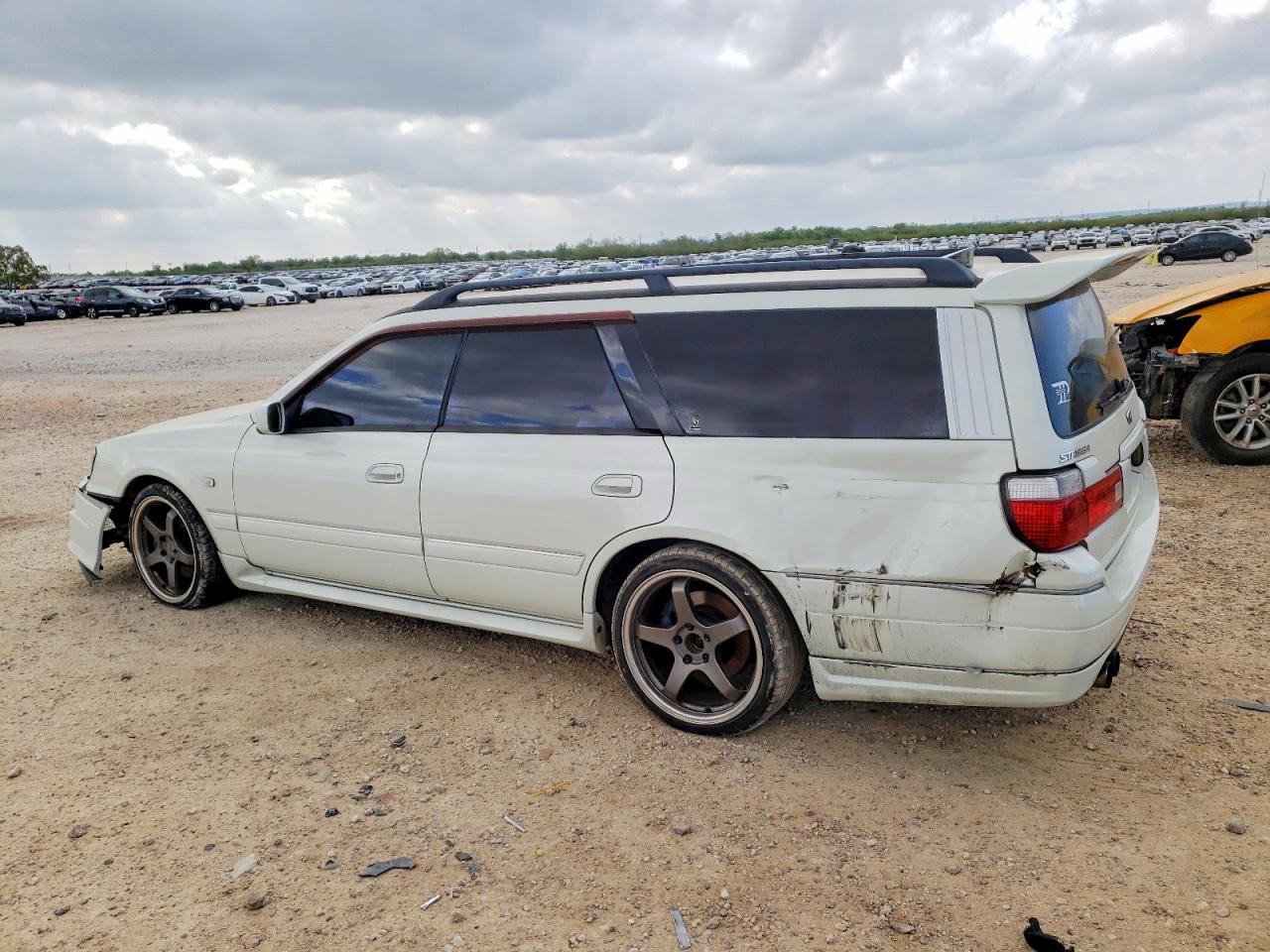 Nissan Stagia