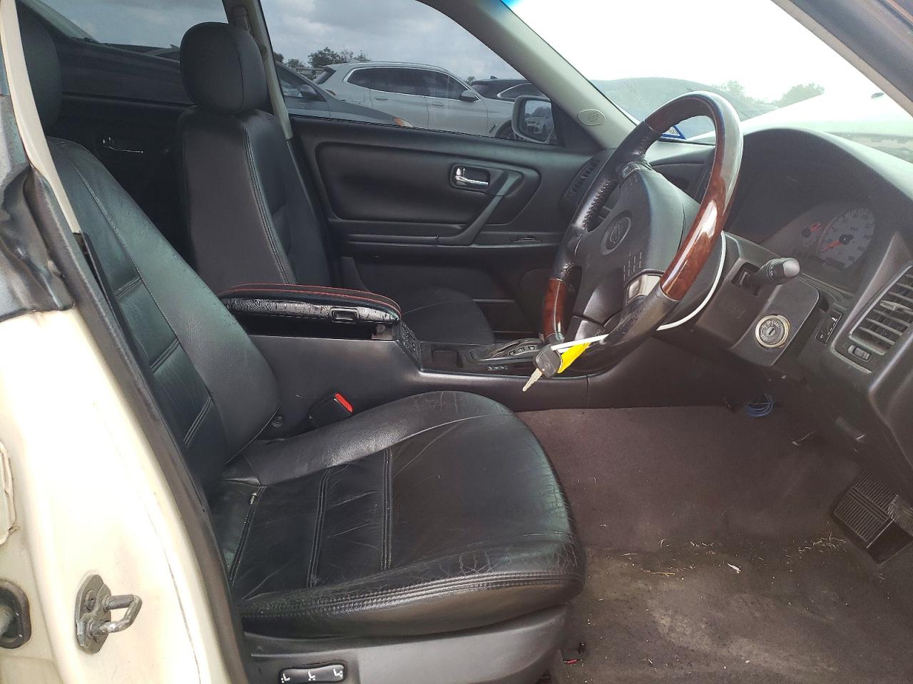 Nissan Stagia